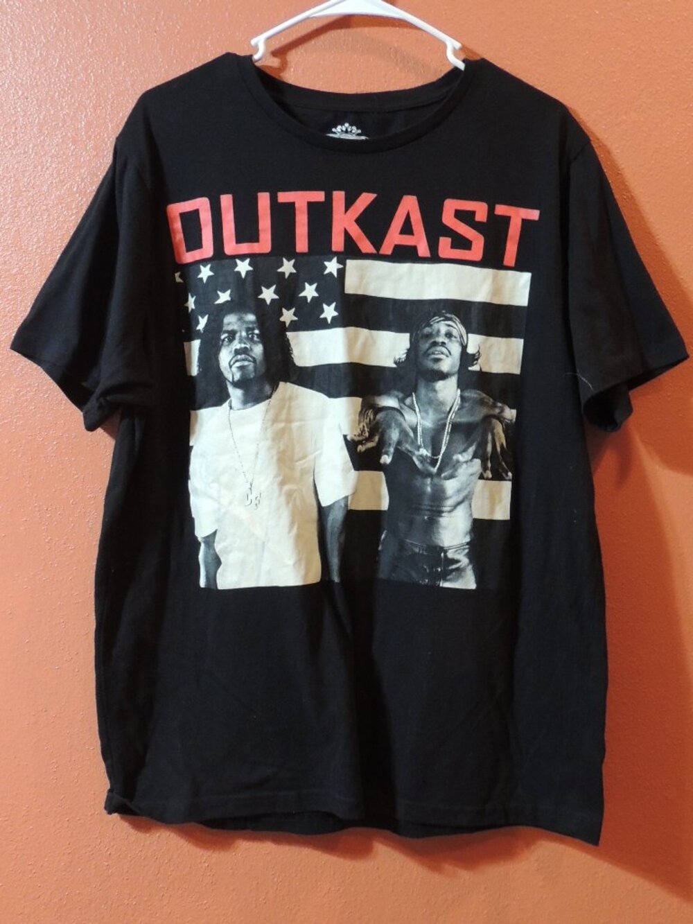 Outkast Shirt Woman Large Black Red White Music Beats Singing Party Shirt